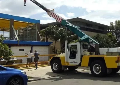 crane hire to lift Roof Beams 2 storey building