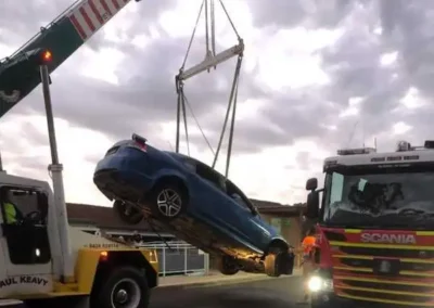 car rescue lift crane hire service