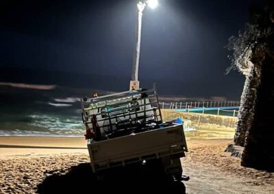 Northern beaches truck rescue 24hrs Bilgola beach